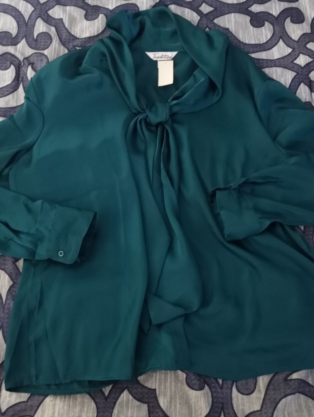 👠NWT TRADITION Plus Size Blouse👠